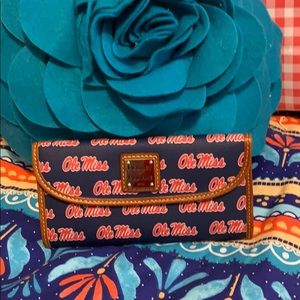 Dooney and bourke wallet